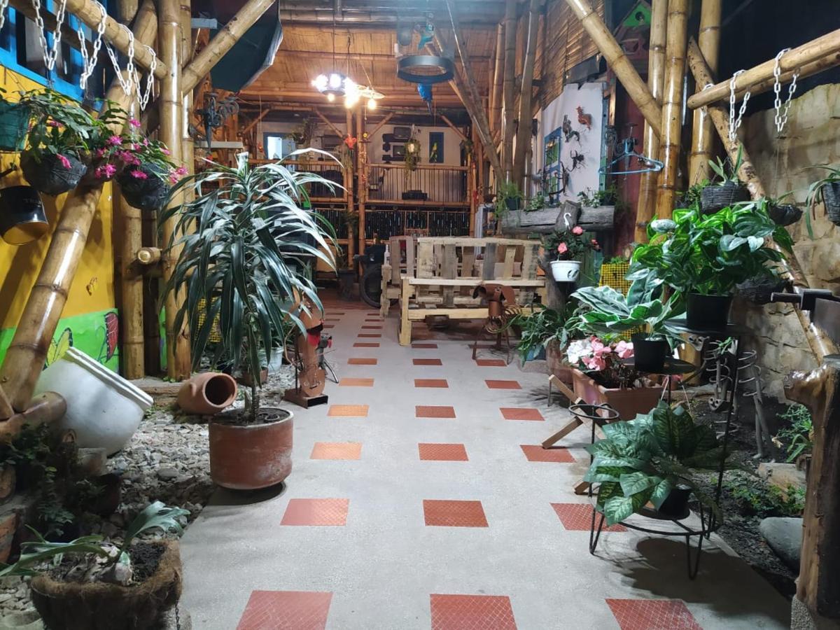 Hostel Camelot Саленто Экстерьер фото
