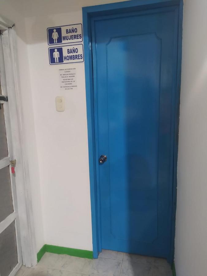 Hostel Camelot Саленто Экстерьер фото