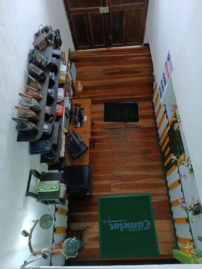 Hostel Camelot Саленто Экстерьер фото