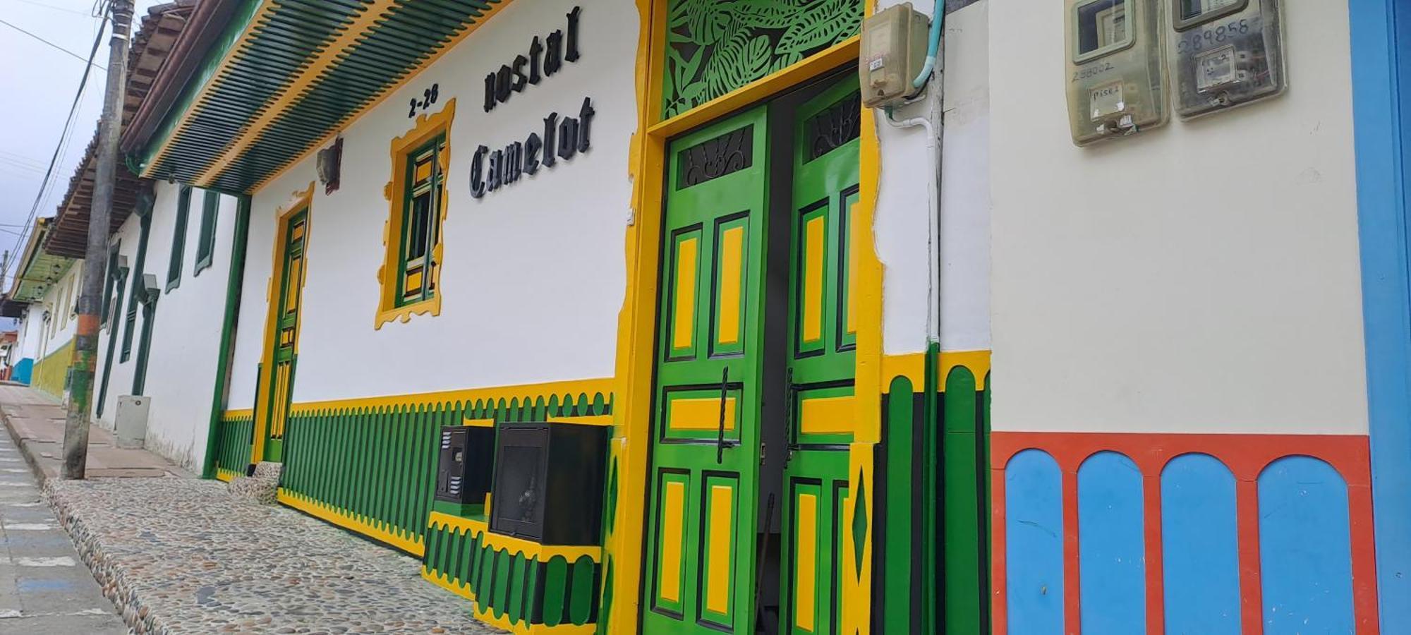 Hostel Camelot Саленто Экстерьер фото